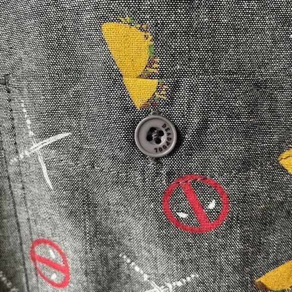 NWT Hot Topic Marvel Deadpool Taco Party Woven Short Sleeve Button-Up Shirt XL - Picture 5 of 8